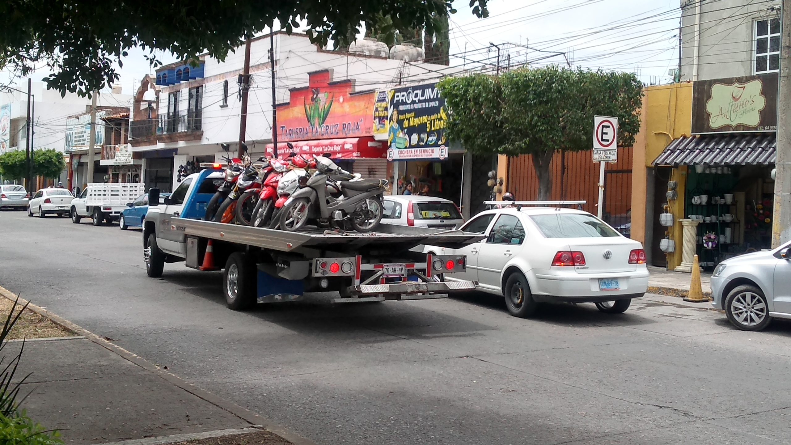 Salmantinos abandonan autos para oxidarse en el corralón