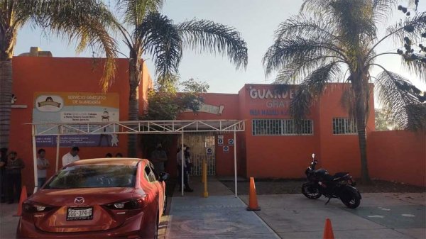 Incendio obliga a evacuar guardería en la Villas de la Hacienda en Celaya