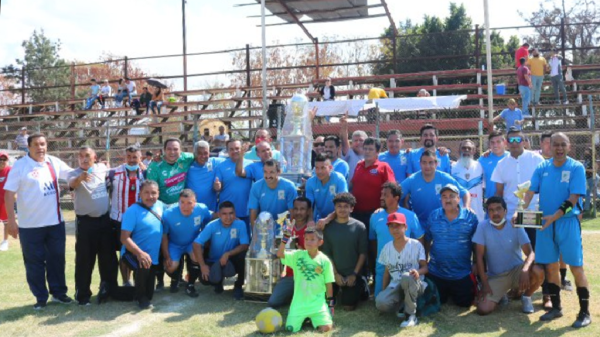 Deportivo Acámbaro se corona campeón de veteranos de primera fuerza