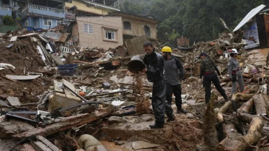 Tragedia climática en Petrópolis deja 176 muertos y cientos de personas desaparecidas