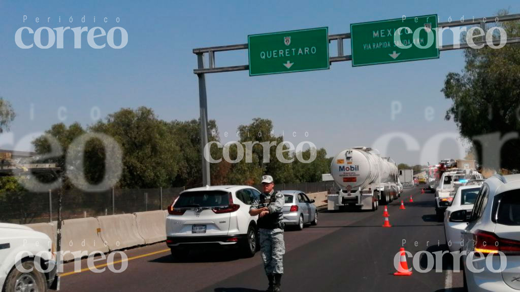 Choque entre trailers genera fuerte tráfico en la Celaya-Querétaro