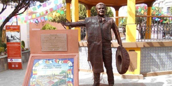 Dolores Hidalgo retirará la estatua de José Alfredo y el busto de Germán Lizárraga