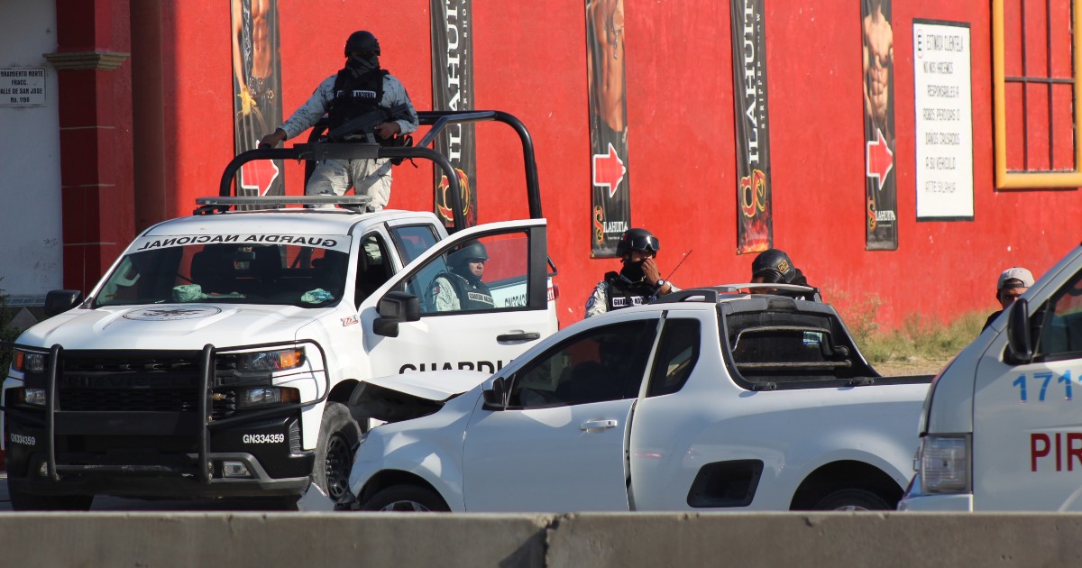 Camioneta de la Guardia Nacional choca en la Silao- León; hay elementos heridos