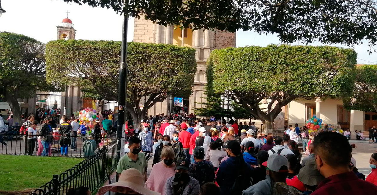 Fieles visitan al ‘Cristo Negro’ en Salamanca; esperan más de 60 mil