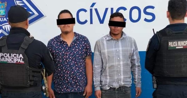 Detienen a par de asaltantes de un supermercado en Irapuato