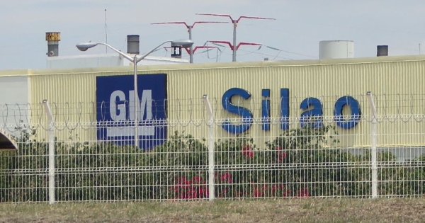 Salarios de GM Silao siguen en vilo: echan atrás emplazamiento a huelga del SINTTIA