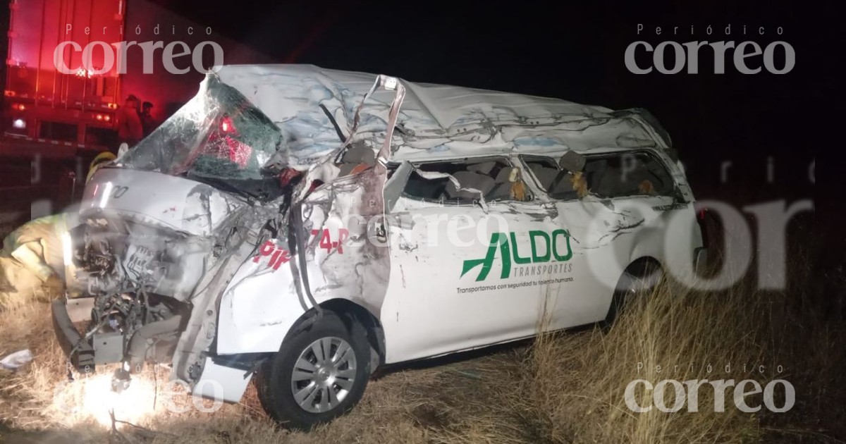 Choque de transporte de personal y tráiler en carretera a San Felipe deja 3 heridos