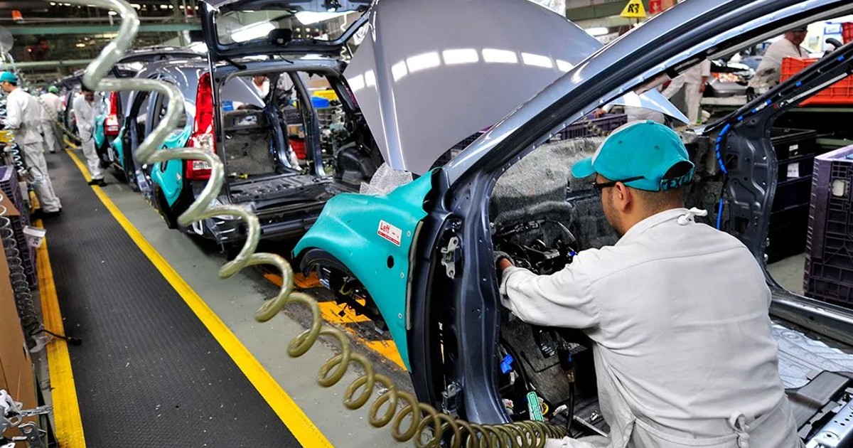 Industria automotriz impulsa crecimiento del empleo manufacturero: INEGI