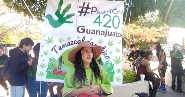 Entre humo y música en Guanajuato abogan por legalizar la marihuana