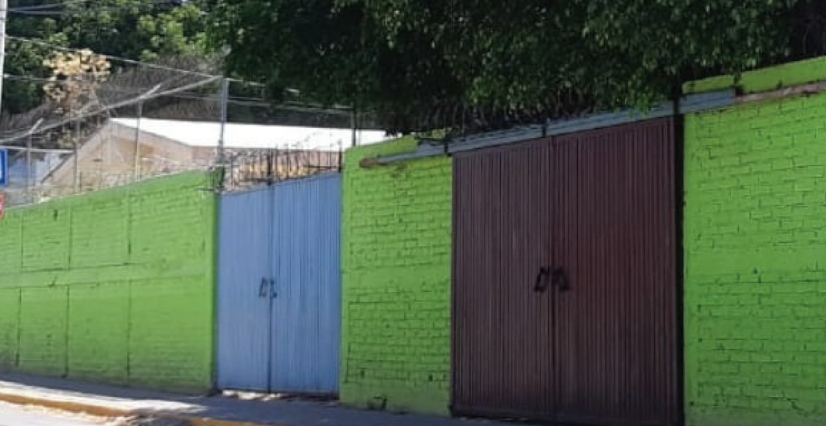 Ladrones saquean telesecundaria en León; se llevaron hasta los ventiladores