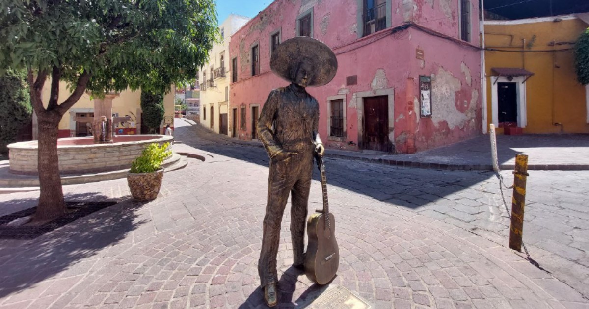 Casa de Jorge Negrete se cae a pedazos: está abandonada en pleno centro