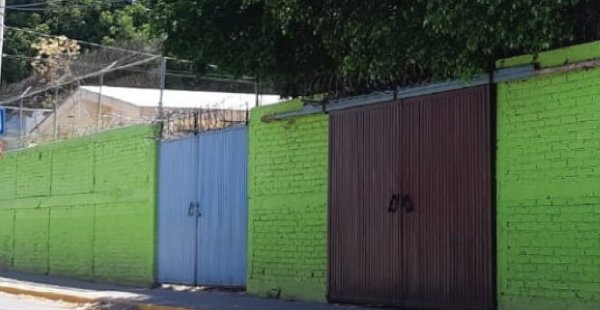 Ladrones saquean telesecundaria en León; se llevaron hasta los ventiladores