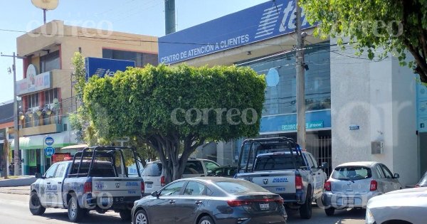 Asaltan a punta de pistola un centro de atención a clientes de Telcel en Celaya