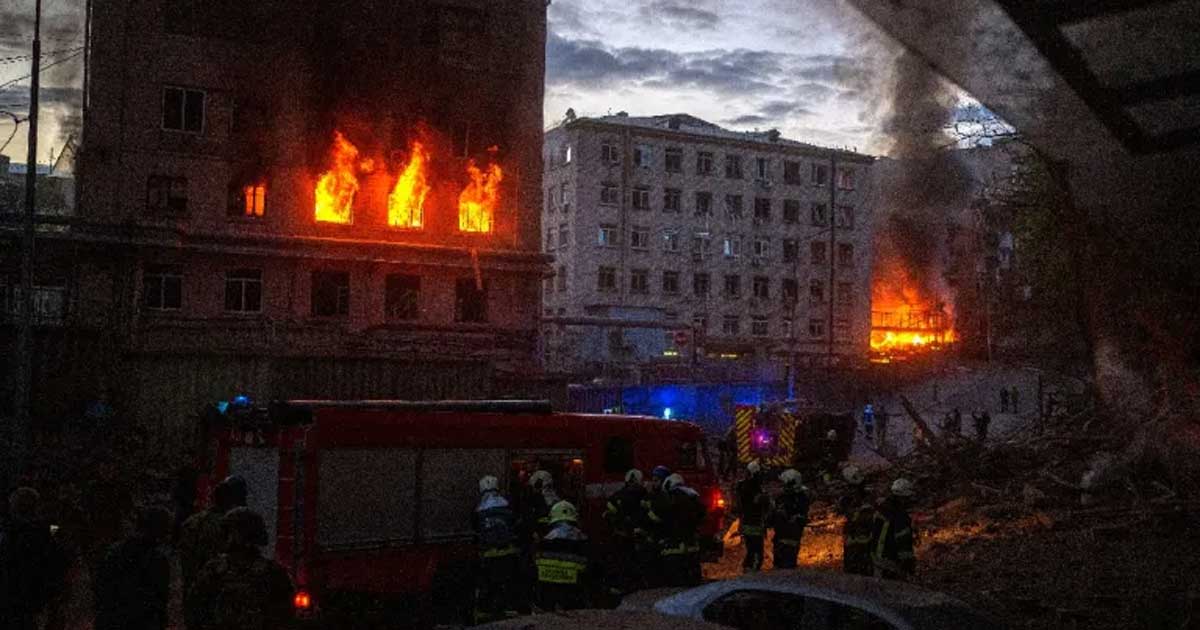 Ataques rusos se concentran al este y sur de Ucrania tras impacto en Kiev