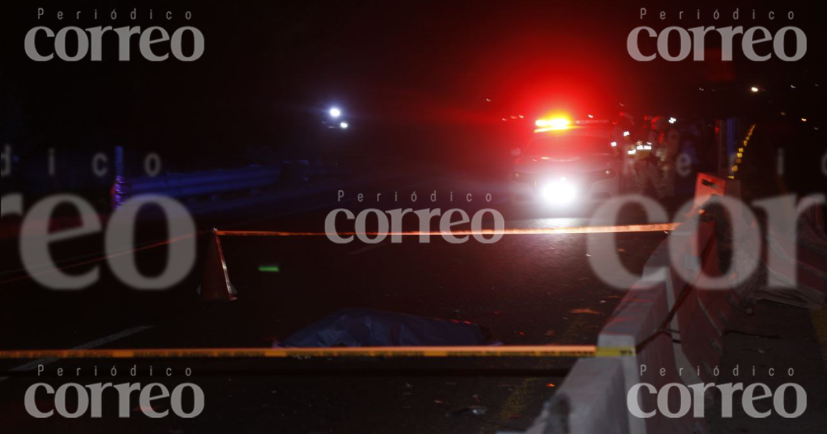 Accidente entre camioneta y motociclistas deja a dos muertos en la Lagos- León