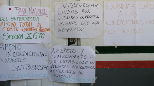 Falta de prestaciones provoca paro de trabajadores de la Secretaría del Bienestar