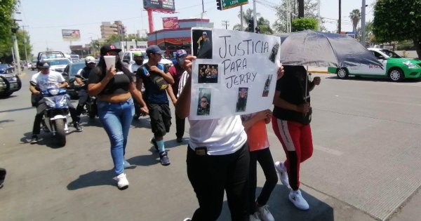 “Pido justicia para mi hijo”: padre de Juventud Rebelde encabeza marcha en Irapuato