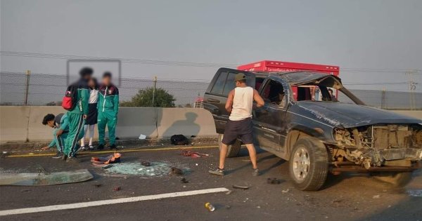 Chocan estudiantes y joven al ir a la escuela, cerca de La Estrella, Pénjamo