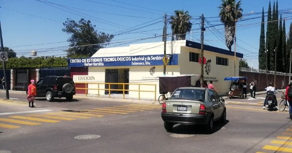 Por asaltos, solicitan vigilancia policiaca en Cetis 62 de Salamanca