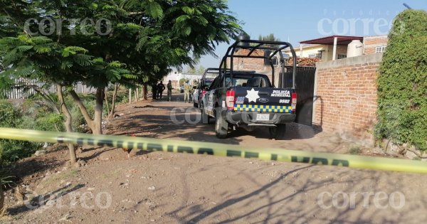 Asesinan a un hombre dentro de su camioneta en Providencia de Pérez, Irapuato