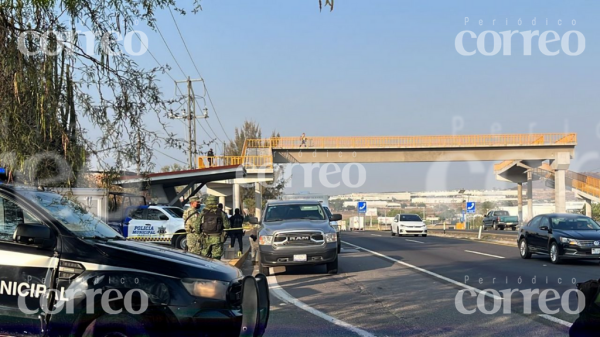 Abandonan restos humanos en parada de autobús de Irapuato