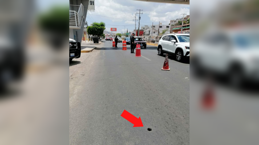 Detienen tráfico en Guanajuato capital por socavón… de 15 centímetros