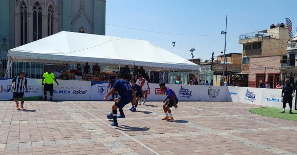 Jóvenes guanajuatenses destacan en el torneo de futbol ‘De la Calle a la Cancha’