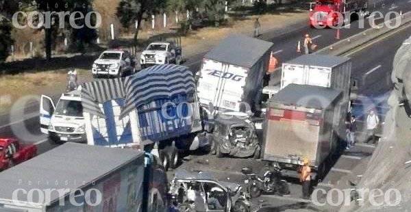 Aparatoso accidente deja cuatro muertos y cinco lesionados en la  Aguascalientes-León