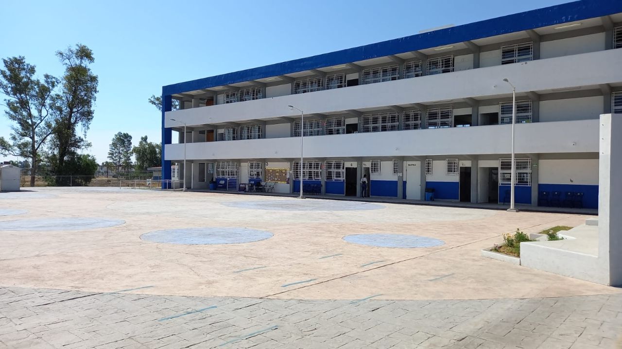 Sin personal y en el abandono dejan a la Secundaria General 7 en Irapuato