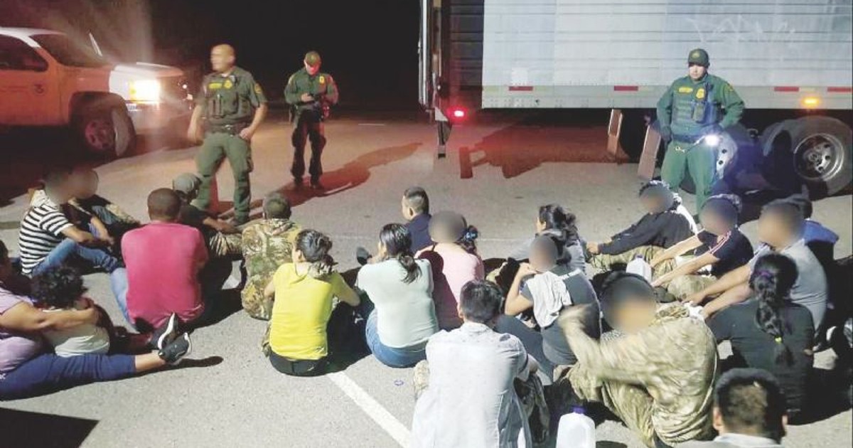 Migrante guanajuatense iba en trailer abandonado en Cotulla, Texas