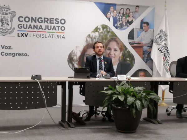 Comisión de Hacienda exhorta a municipios a ‘no ser dependientes’ de la federación