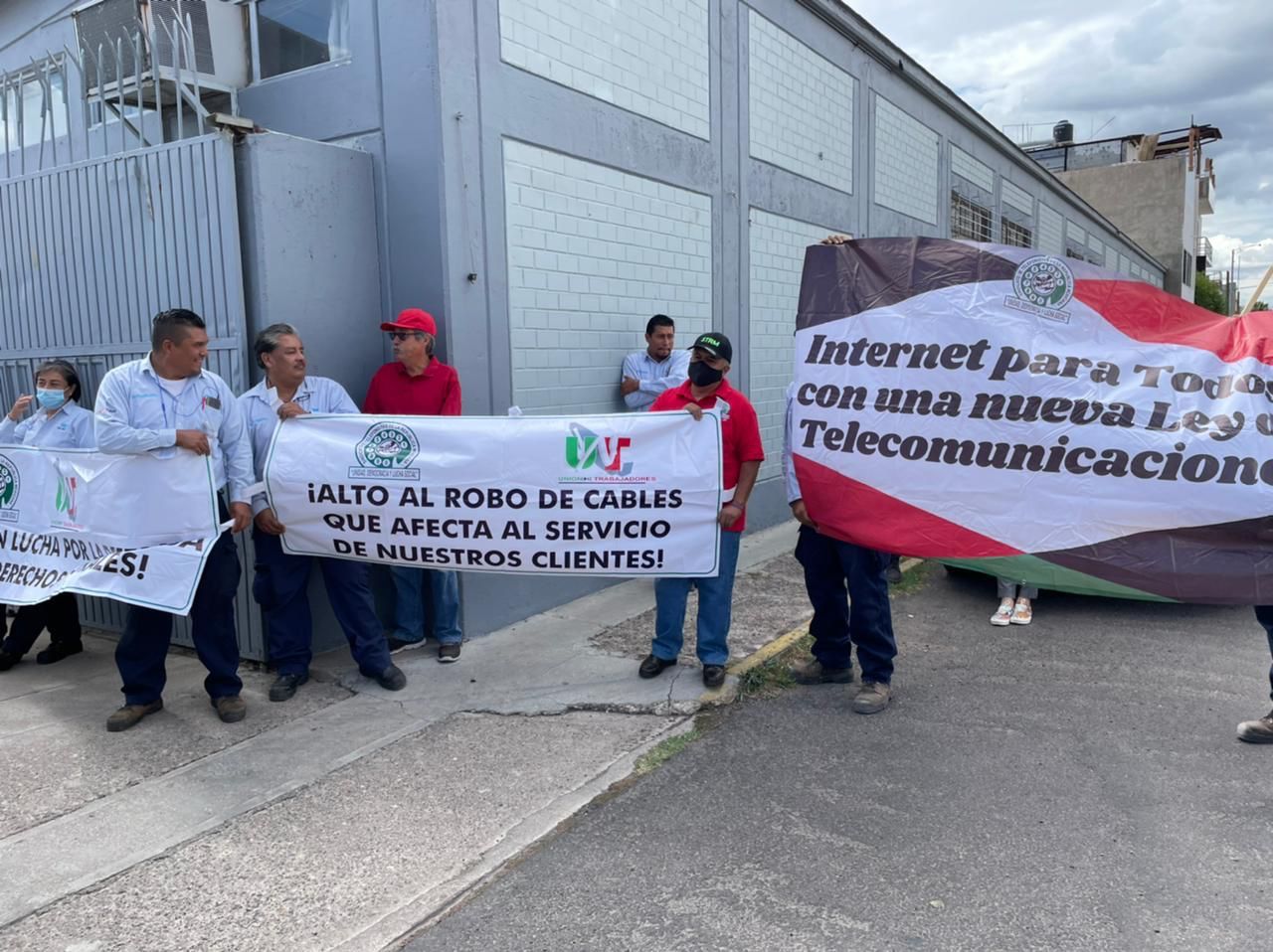 Telefonistas en Irapuato alzan la voz para exigir mejores condiciones laborales