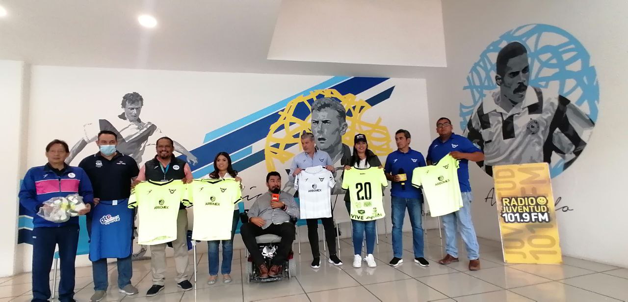 Presentan al equipo de fútbol Club Celaya FA de amputados