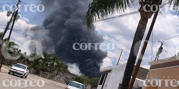 Incendio en fábrica moviliza a bomberos de San Francisco y Purísima