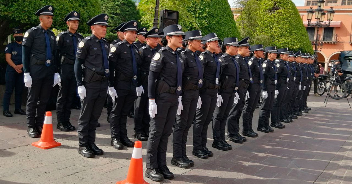 Se gradúan 39 policías en León, pero se dan de baja más de 300