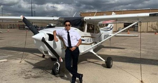 Eleazar Saldaña: el joven coronense se graduó como piloto en Texas