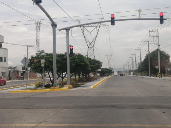 Piden un alto a los arrancones en el bulevar Bicentenario, Salamanca