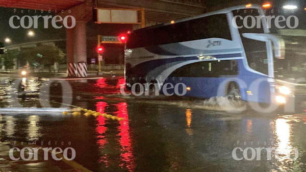 Lluvia intensa en León deja inundaciones y deslaves; no hubo lesionados