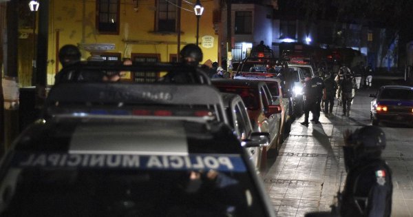 Aumentan el sueldo a policías de Guanajuato a 16 mil pesos