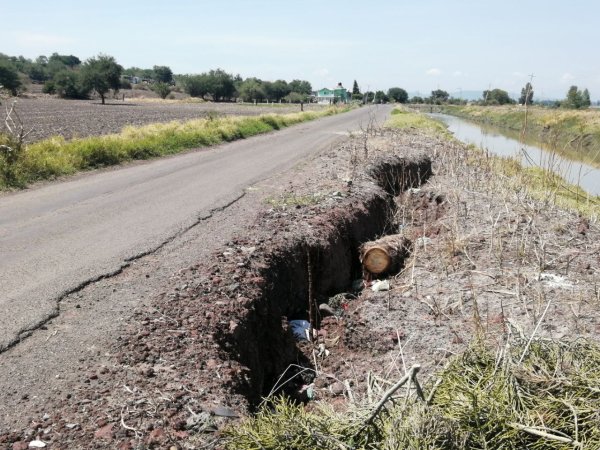 Se ‘cae a pedazos’ camino que conecta a El Coecillo a Cerro Gordo en Salamanca