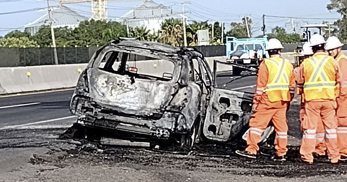 Vio arder su camioneta en la Villagrán-Salamanca; pierde el vehículo