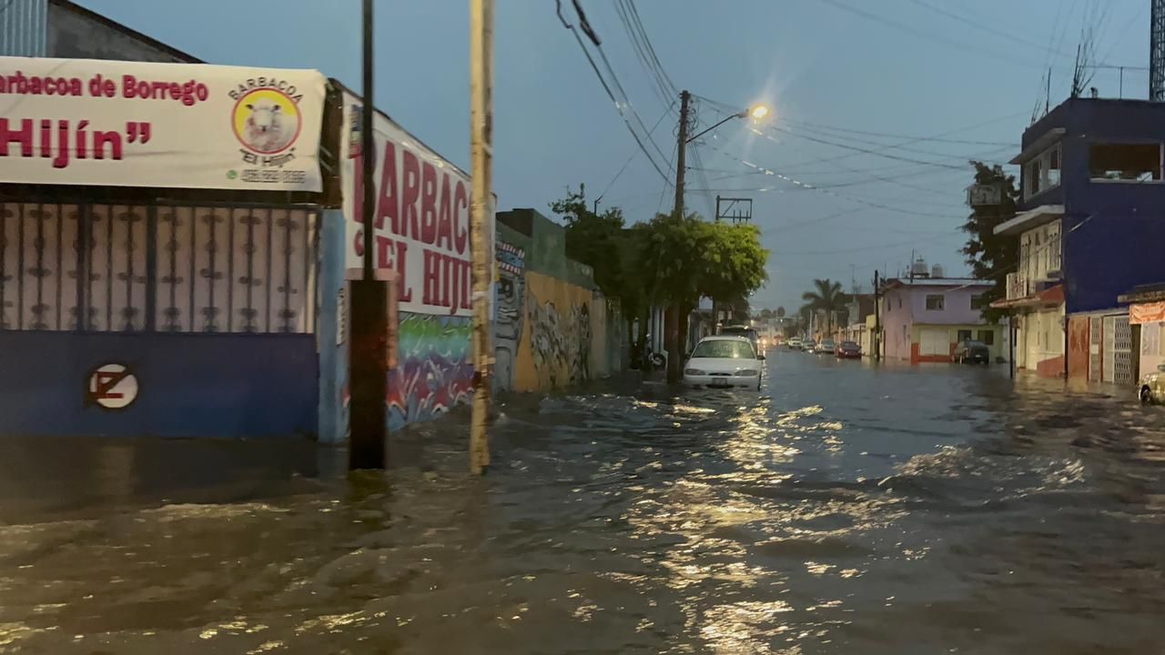 ¡Aguas! Fuertes lluvias en Irapuato dejan inundaciones y cortes de energía