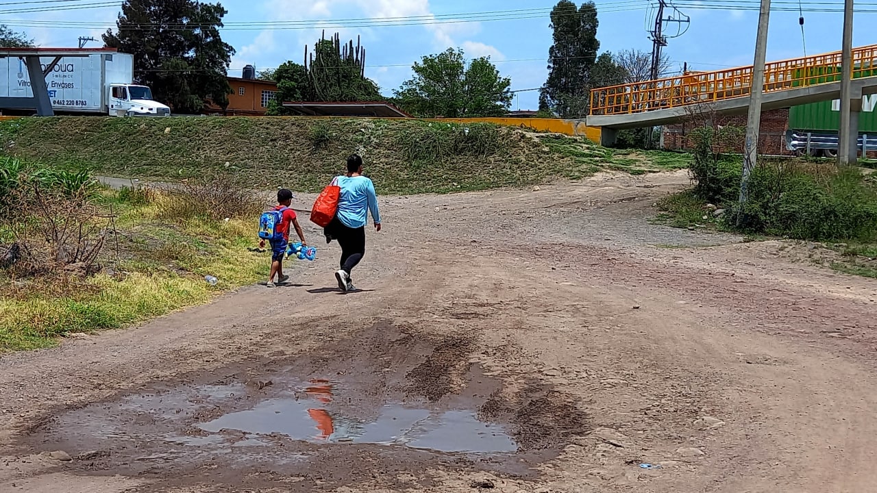 San José de las Cruces se llena de lodo con las lluvias; se quejan del camino