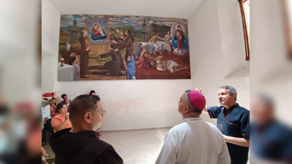 Jorge López, artista de Acámbaro, termina primera etapa del mural a la Virgen