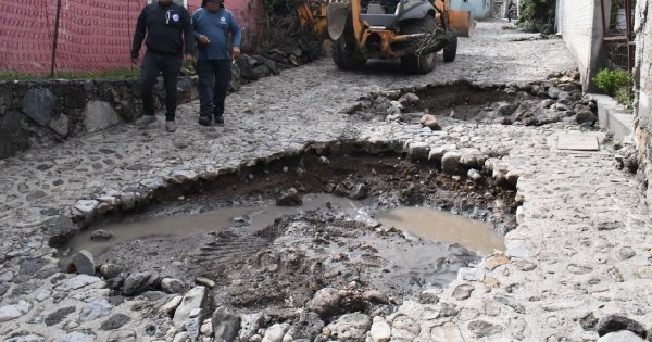 Fuerte tormenta provoca deslaves, socavones y derrumbes en Valle de Santiago