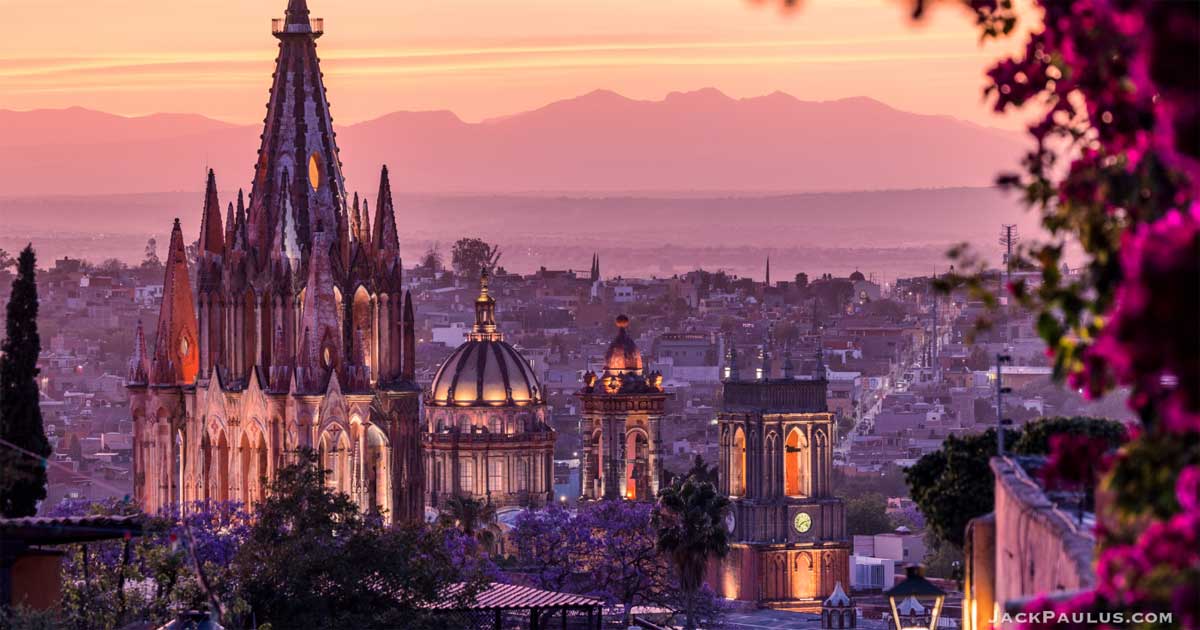 Fotógrafo captura la parroquia de San Miguel de Allende como nunca la viste (video)