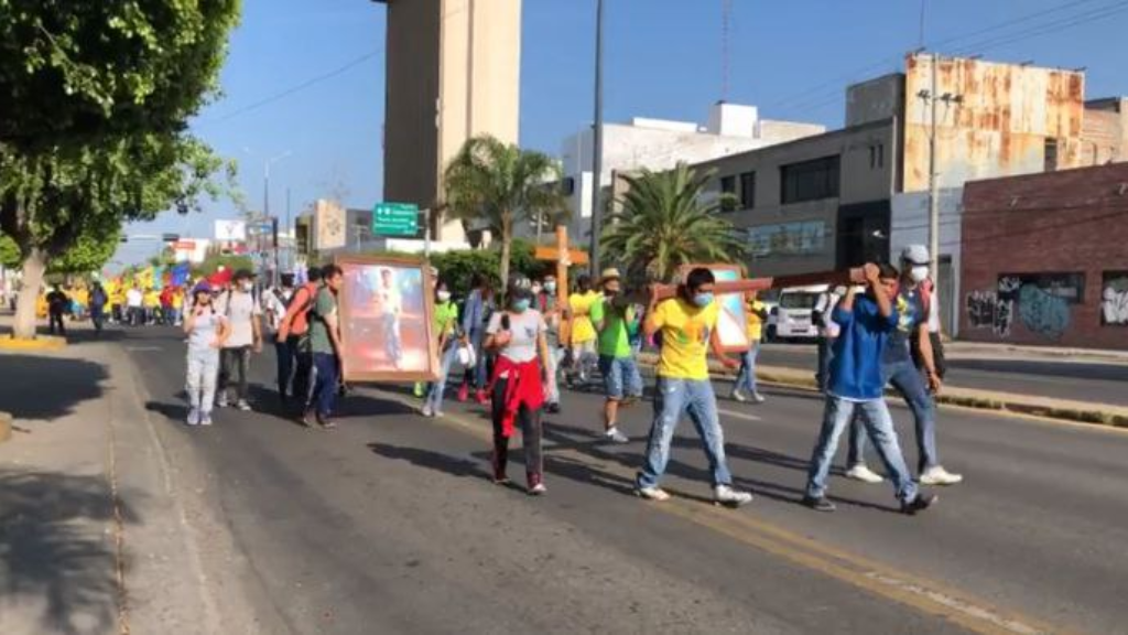 Jóvenes de la Diócesis de Celaya marchan por la paz de Guanajuato