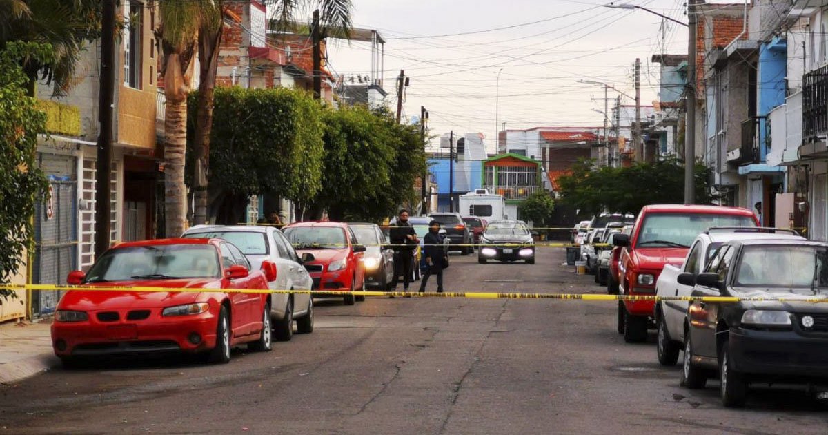 Asaltante se salva de ser linchado por vecinos de Irapuato