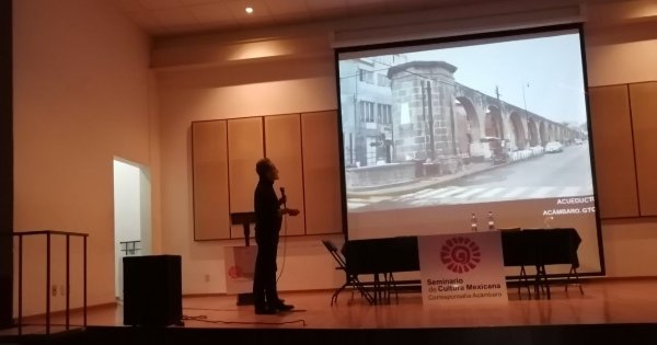 Felipe Leal presenta en Acámbaro la evolución de la arquitectura mexicana moderna