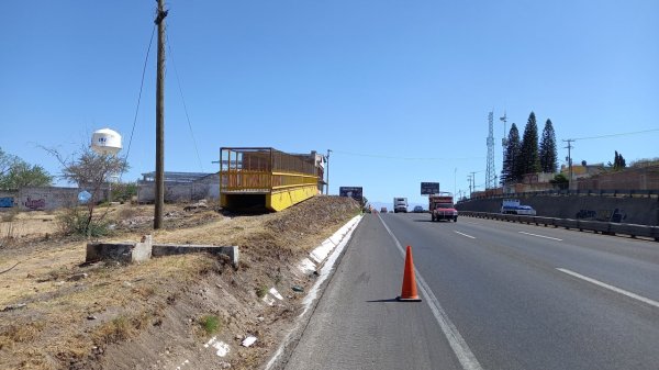 A más de dos meses del colapso, alistan reposición del puente de Lo de Juárez en Irapuato